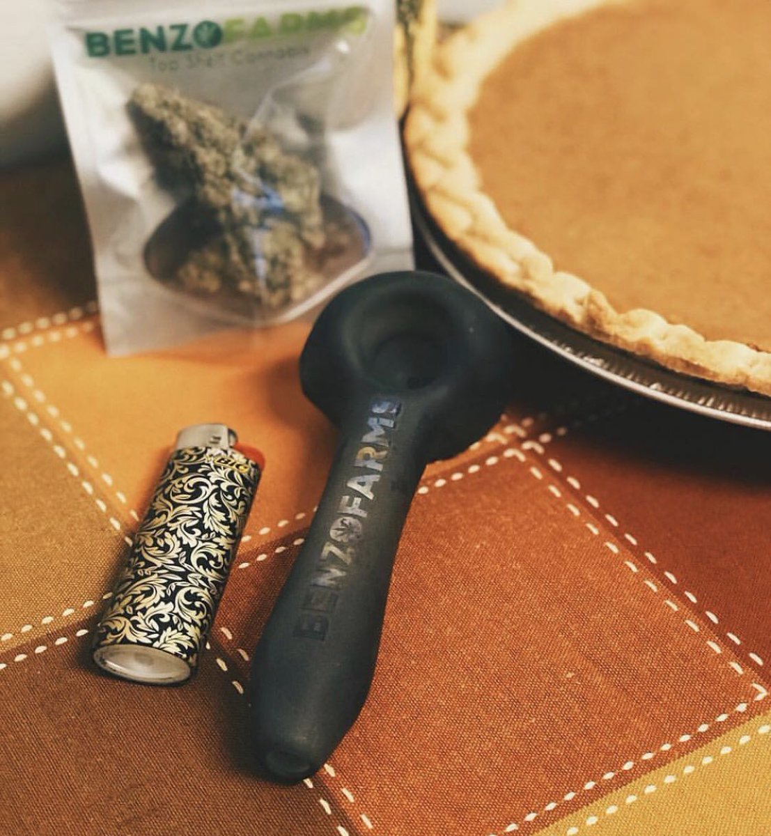 Happy Danksgiving, family. A day where not just the stoners are baked, but the pies are too. #happydanksgiving #danksgiving #happythanksgiving #benzofarms #pnwstoners #pnw #washingtonstoners #weed #cannabis #mmj #successfulstoners #i502 #marijuana #Ganja #Stoner