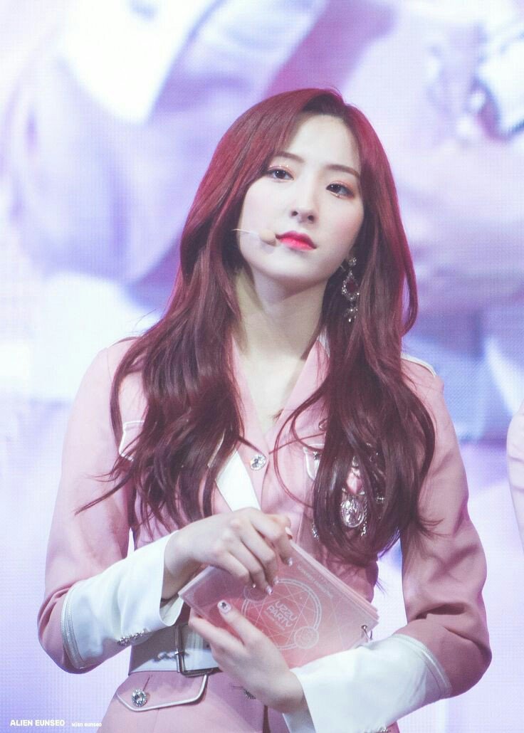 cerendipithy's tweet photo. 🌌WJSN Eunseo🌌

Group: WJSN (우주소녀); Cosmic Girls

Unit: Joy

Real name: Son Juyeon (손주연)

Born: Incheon, May 27th, 1998

Ppsition: Lead dancer, Rapper, Sub Vocalist

Blood type: B

Height: 169 cm

IG: https://t.co/Jgr8qd17j5 https://t.co/AHbmqaEoAs