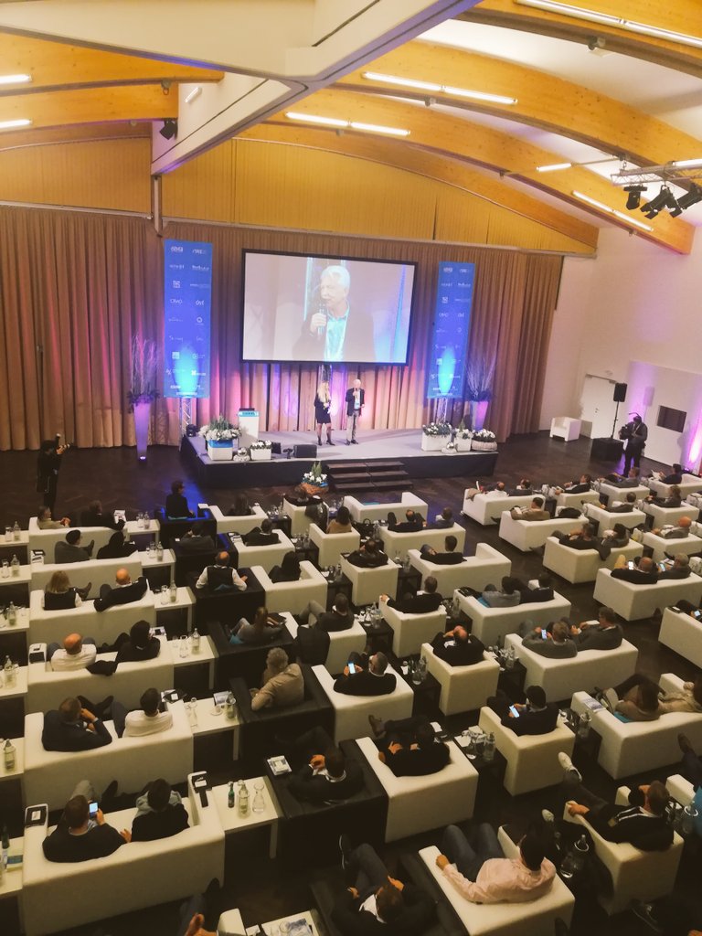 re_comm's tweet photo. #recomm18 #kitzbühel #tirol
Real Estate Leaders Summit Austria https://t.co/6QznUafObE