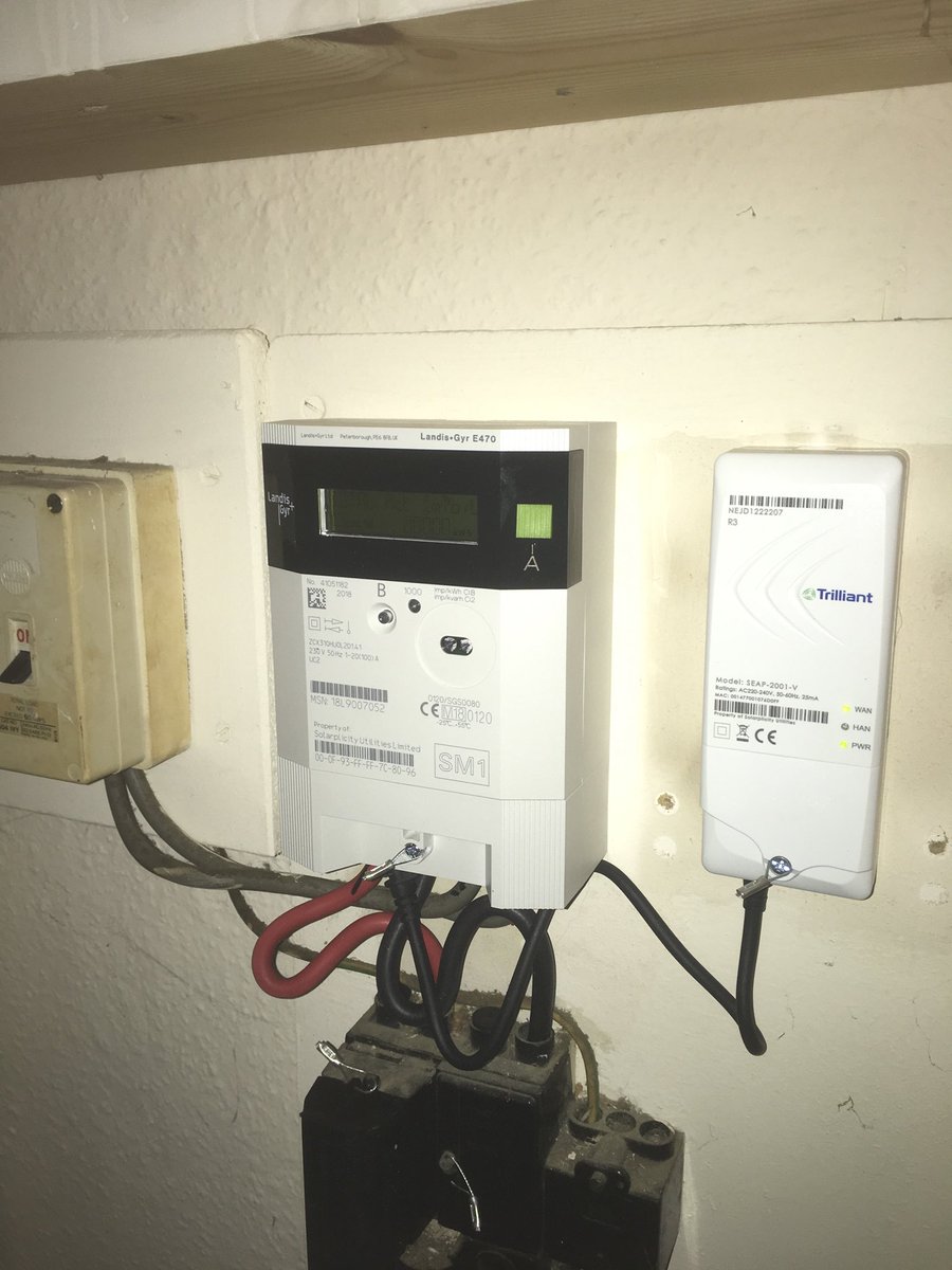 ThriftwithVitor's tweet photo. New toy! Energy smart meter properly installed by the Energy supplier. It gives real time cost and is wireless connect to them! Still waiting on gas to be connected tho 

#smartenergymeter #gogreengoclean #savemoney #thriftwithvitor #RenewableEnergy #smartmeter https://t.co/5wkYmRBScm