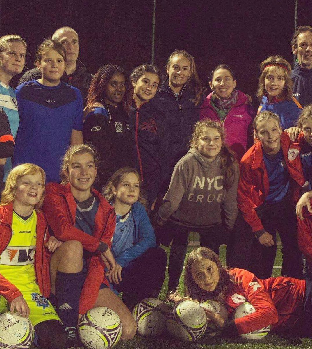 TessaWullaert's tweet photo. Never get tired of doing little things for others as they might occupy the biggest part of their hearts 🤗⚽️ #coachforaday #allsmiles https://t.co/Ifi0P1MYlF