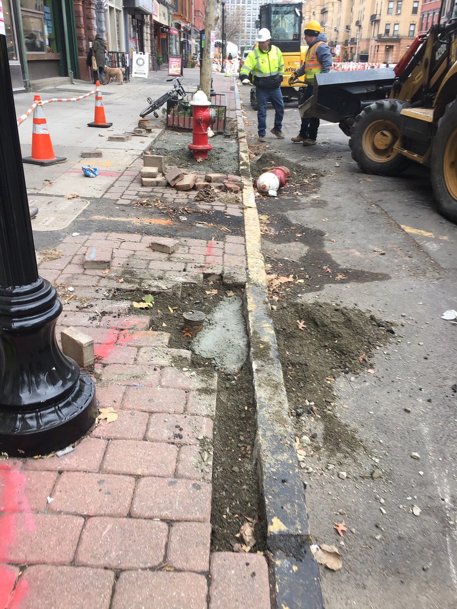 WashStProject's tweet image. Nov. 21 - Sidewalk work at 12th Street, with road closed from Bloomfield to Hudson. Drainage at 11th Street. Hydrant and punch list work in various locations.