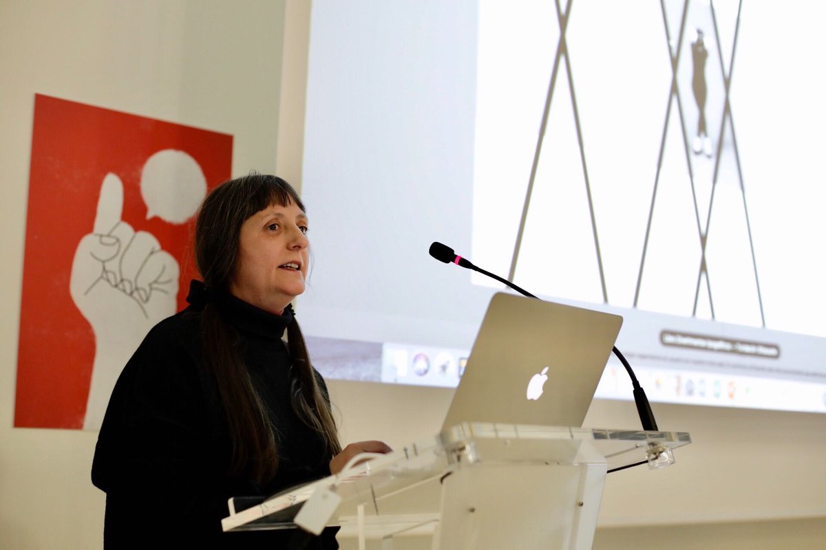 bbdesignweek's tweet photo. Mabi Revuelta nos habla sobre sus “Juguetes Irrompibles”, una serie de objetos con los que aprendió a dibujar y que, a día de hoy, expone. #BBDW18 #Hyperdesign #Bilbao #Bizkaia https://t.co/yo76t34tma