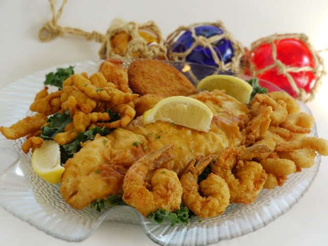 Before the turkey and stuffing, enjoy a big delicious seafood platter!
***Don't forget we will be closed tomorrow for Thanksgiving***

#Thanksgiving #Alfies #OrmondBeach #Seafood