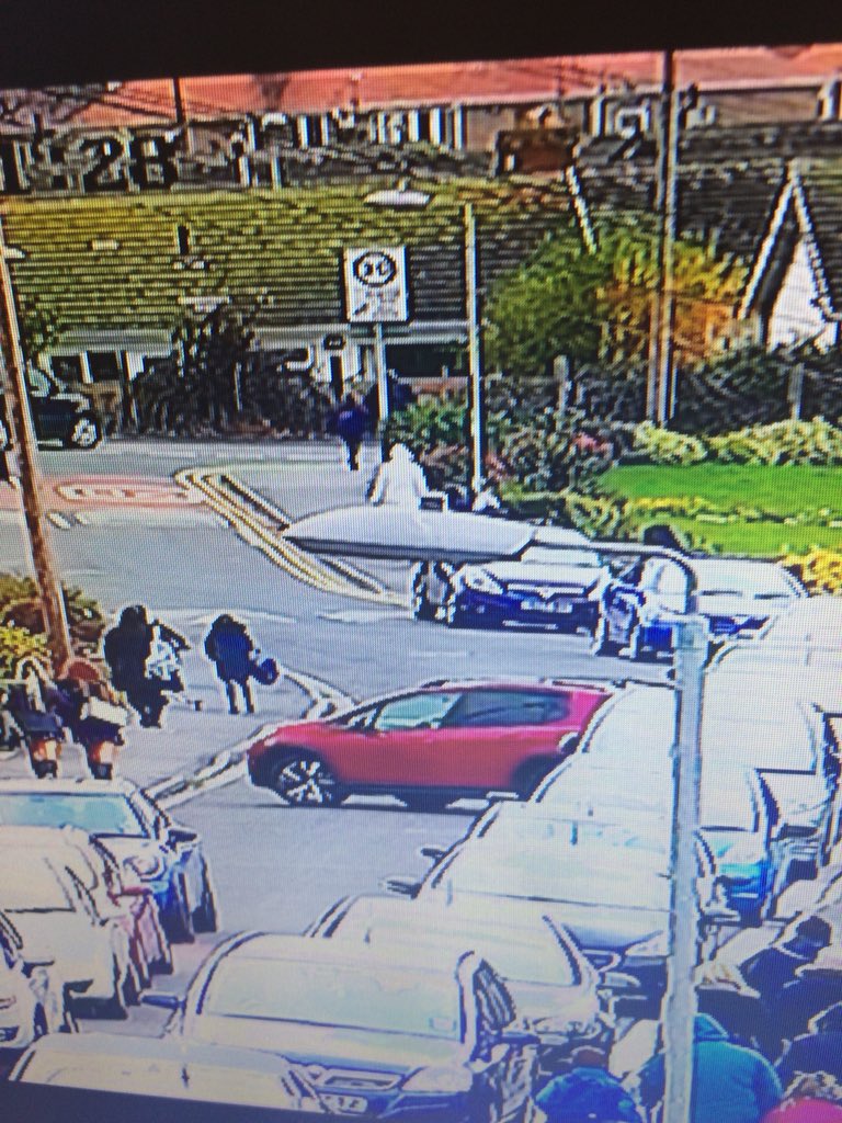 ysgolbrynhedydd's tweet photo. Really disappointing to see this car do a three point turn whilst all the children were around straight after school tonight. #justtakeyourtime #lazydriving #dangerous #YBH https://t.co/lGQJ1jgcSj