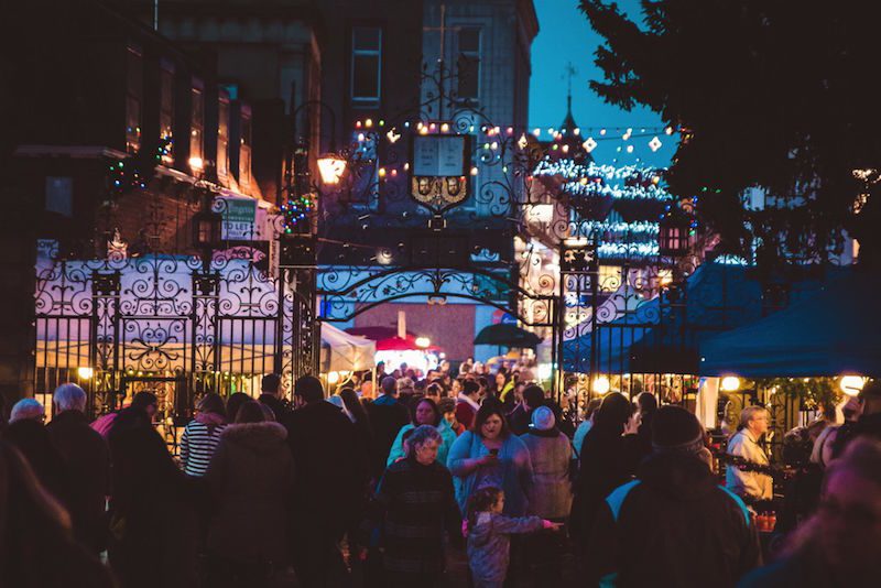 HeartNorthWales's tweet photo. The Wrexham Christmas Lights Switch-On Party is on from 4pm in Queen's Square today with Rotary Club Wrexham Glyndwr, @wrexhamcbc and proudly supported by Heart! Join us for loads of fun and live music from 4pm! Lois & Oli xx https://t.co/TPvKZ6ugTF