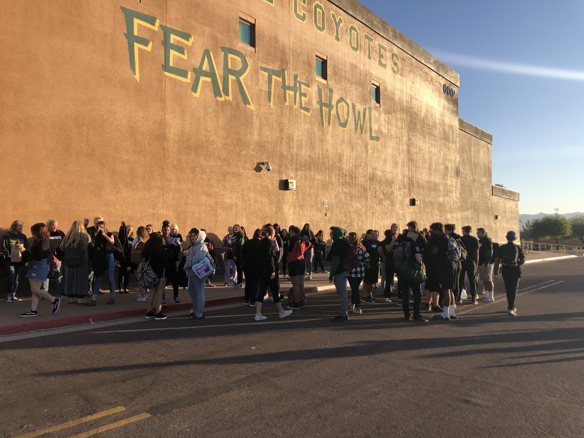 akin_jakin04's tweet photo. SO PROUD OF SKYLINE KIDS, PARENTS &amp; COACHES. #coachpuff @SkylineCoyote @AZHSFB @azc_obert @AZprepfootball @AZPreps365 @JUSTCHILLY @azfamily @FOX10Phoenix @MakeSkyline @jamakinbakin https://t.co/4Z8KgSOiIE