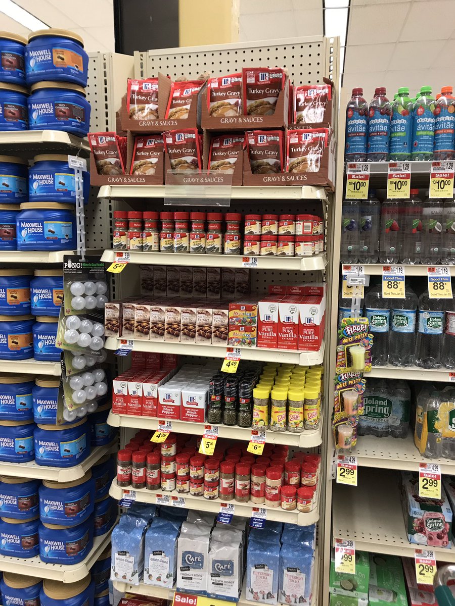 GregoryPliska's tweet photo. Shaw’s Merrimack NH (DW Highway) @CPGThanksgiving https://t.co/8nHfTcV95t