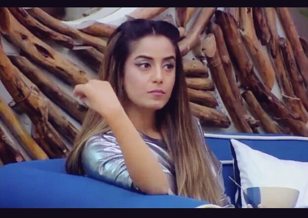 KarishmaTanna's tweet photo. Again Srishty prove why she is best Sanchalak in #BB12
.
Hats off ๐๐๐
And @BiggBoss #SrishtyRode deserve captaincy back.
In last #VoteForSrishty https://t.co/43INKxyZNy