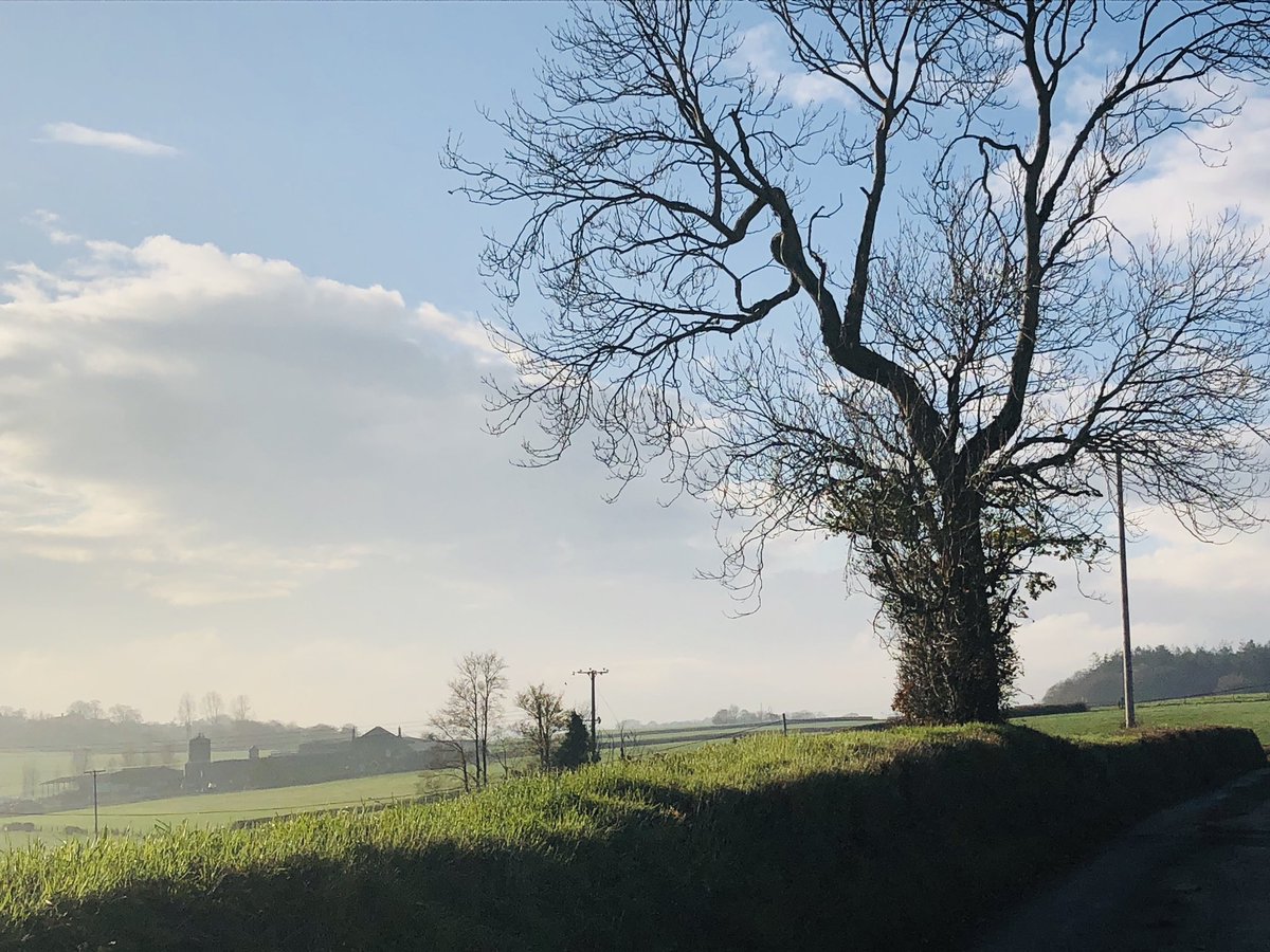 coleygirl66's tweet photo. I Love the Landscapes When the Seasons Change, the Same Place Can Look Totally Different.
#Devoninwinter https://t.co/Ab5aJHXD67