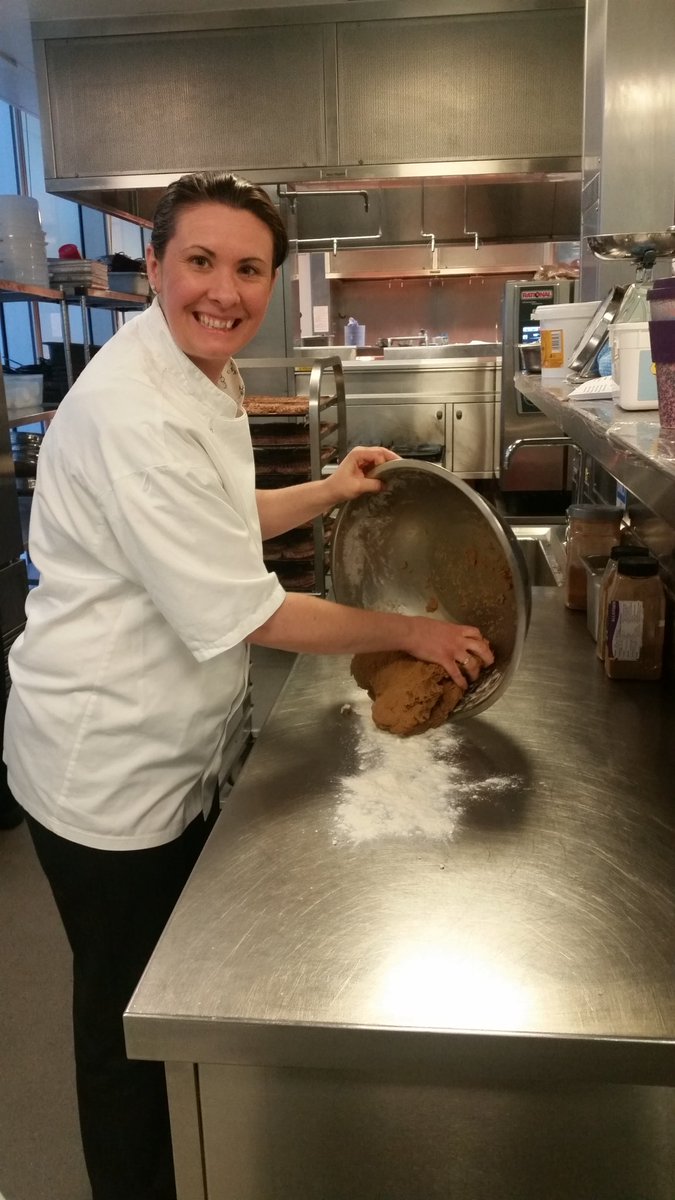 Reka Hangyal tweet media