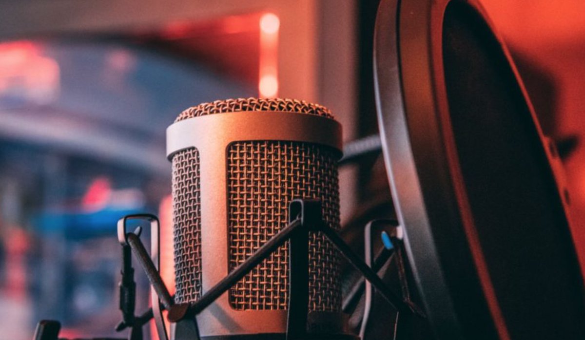 dbreakenridge's tweet photo. Congratulations to our #PRExpanded blog post contest winner, from American University, Jessica McClanahan! Jessica's article can help you to understand how your audio tools can amplify your voice and your image. Read the full article here: https://t.co/wIldfsRf0q https://t.co/q31pg2ZzBt