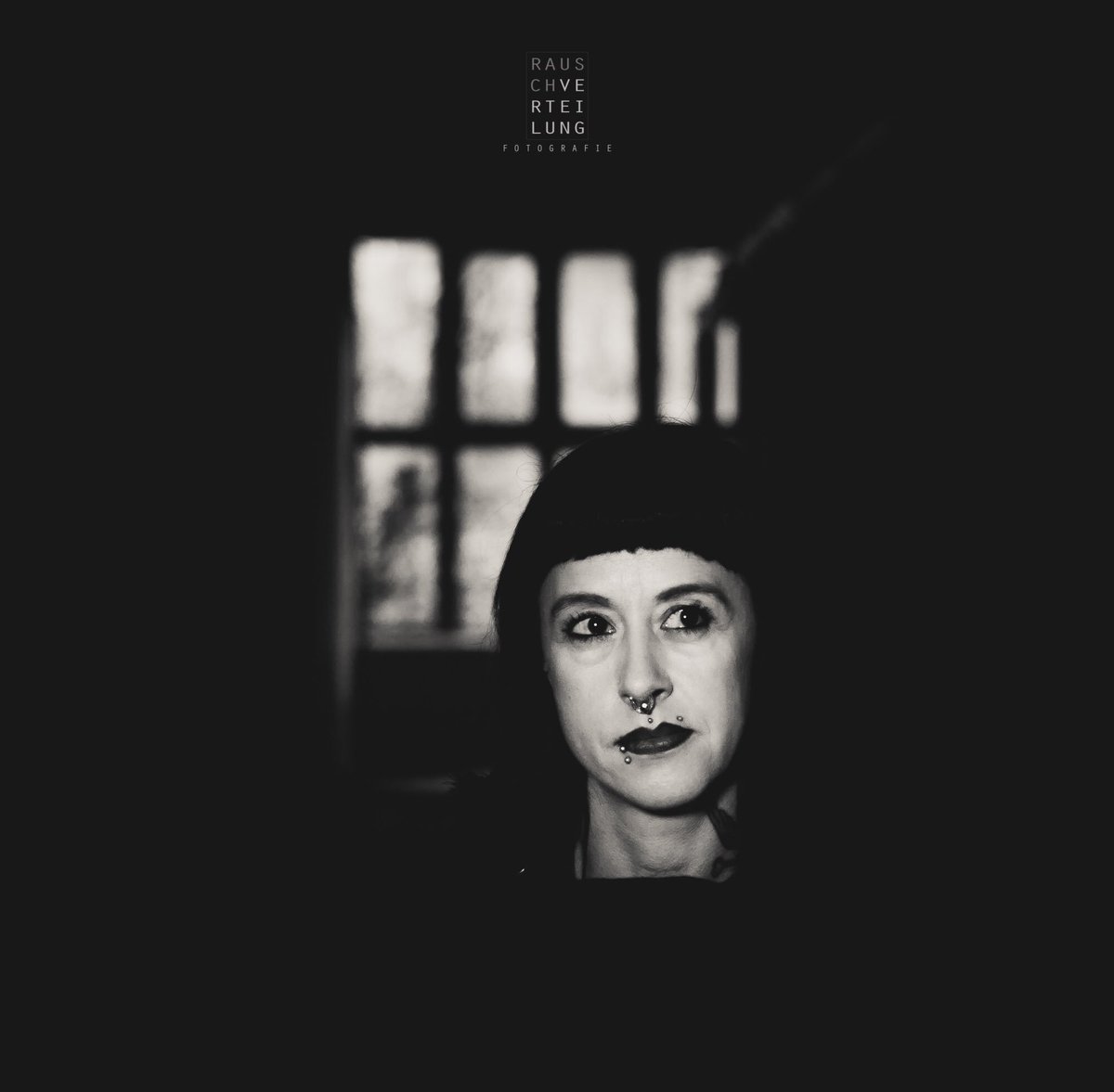 krischaanklaus's tweet photo. „Vorm Fenster“
#photoshooting #portrait #model #fotography #bnw https://t.co/DrkA2LRu4l