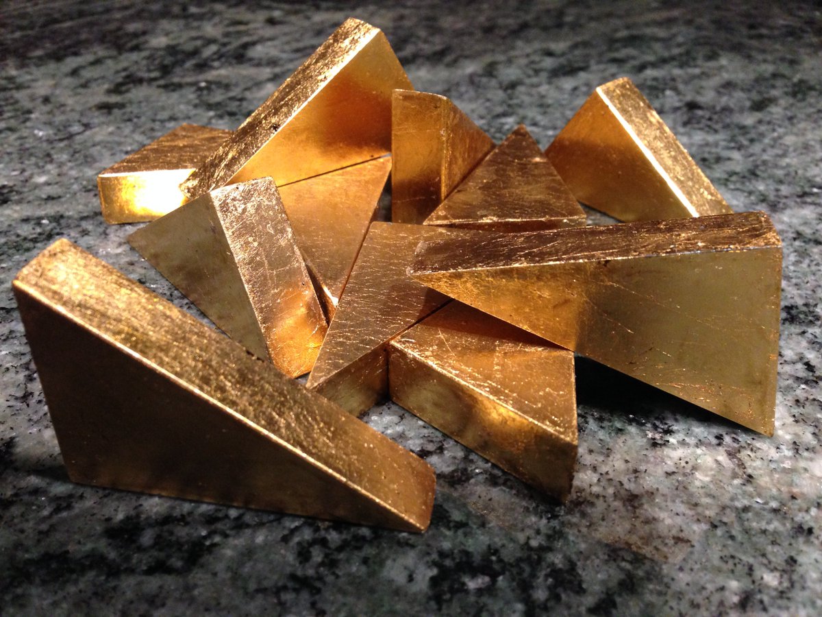 DissHT's tweet image. We predict there will soon be quite a bit of interest in these little gilded chaps... #GoldenTriangles #HiddenTreasure