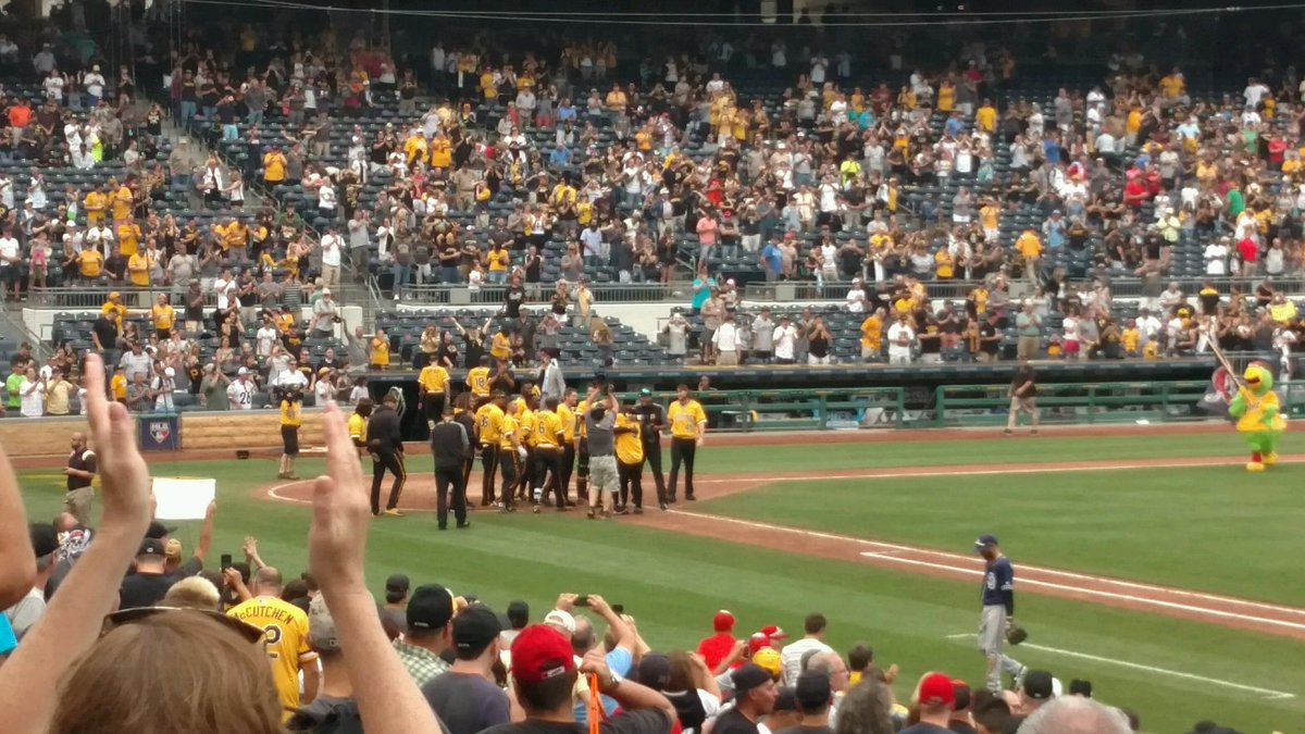 nataliestearns's tweet photo. Today I am thankful for Major League Baseball especially the Pittsburgh Pirates! I think I became a fan in the womb!! #thankfulMASH #mashpd #letsgobucs https://t.co/dZa7yRj4BY