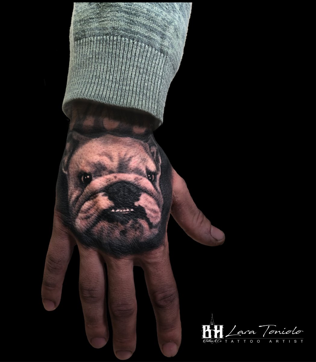 bhillstattoo's tweet photo. #bulldoginglese Just Done by @larabhills
Info&amp;booking:
Info.bhills@gmail.com
▪️▪️▪️
Powered:
@fkirons
@WorldFamousInk
@KillerInkTattoo

#BHillsTattooCompany
#LaraTonioloTattooArtist
#Englishbulldog
#CittadellaTattoo
#RealisticTattoo https://t.co/uDf2ck5m2W