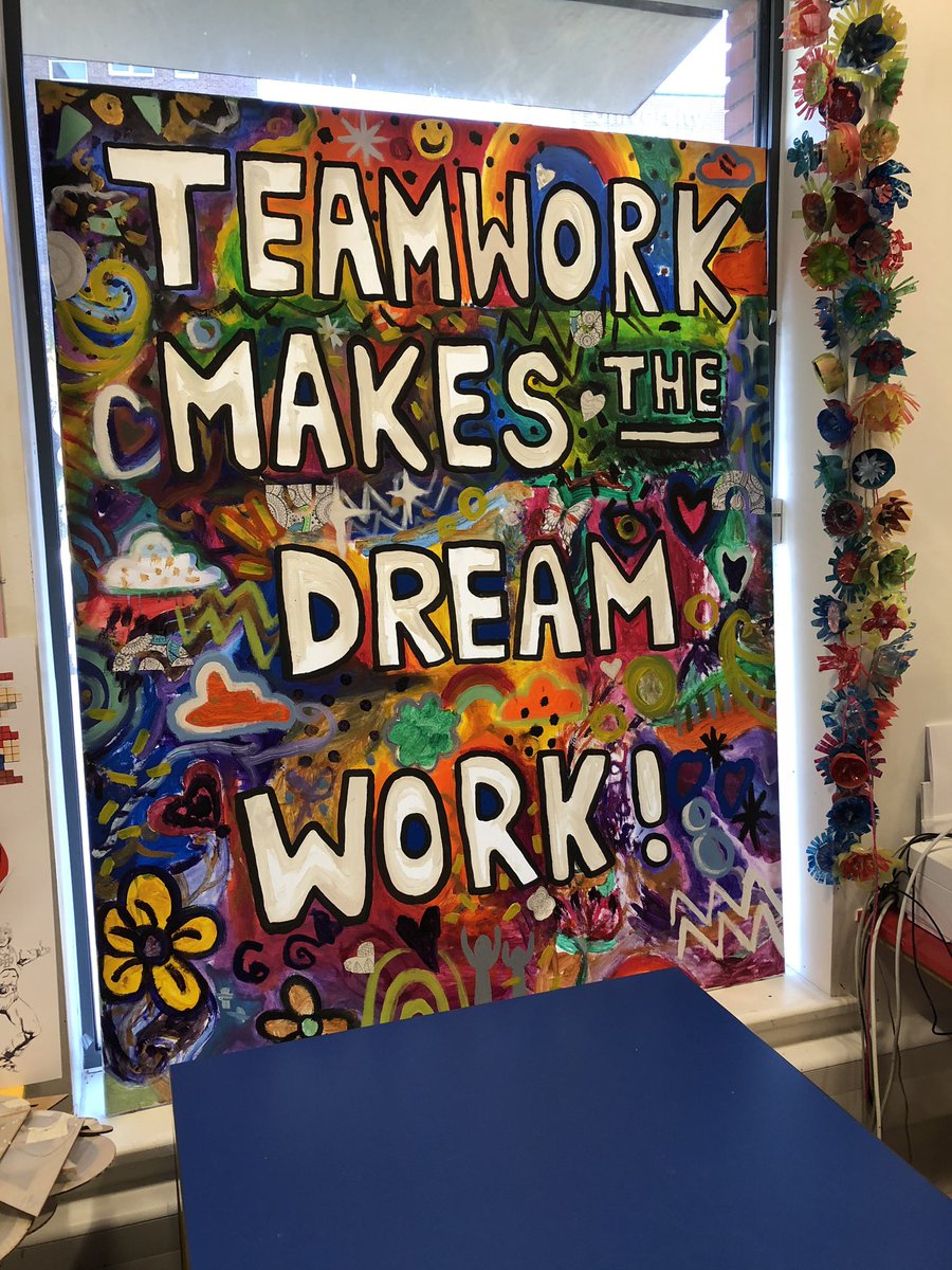 We all know how I love a good quote, and I’m loving the artwork at @WiganYouthZone for a bit of inspiration! 💕 #teamworkmakesthedreamwork #DreamBig #youngpeoplefirst @OnSideYZ