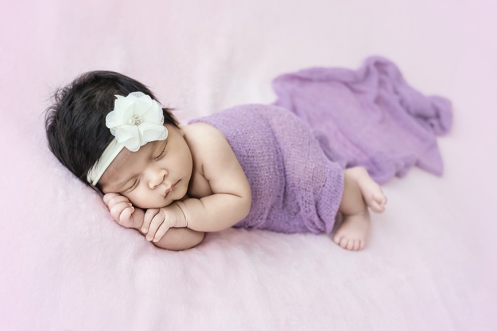 #newbornbaby #newbornphoto #newbornstudio #newborn #seattle #pnw #kentstation