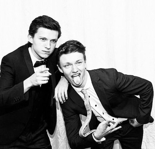 EN @HogwxrtsCollege BUSCAMOS A:

• Liam Smith.
• Edad: 16.
• Ocupación: estudiante de 6to en Hufflepuff.
• Hijo de Zacharias Smith.
• Mejor amigo de Oliver Marinelli.
• Pedido por @iHuffleHeart. 
• Fc: Harrison Osterfield.

RT. RT.