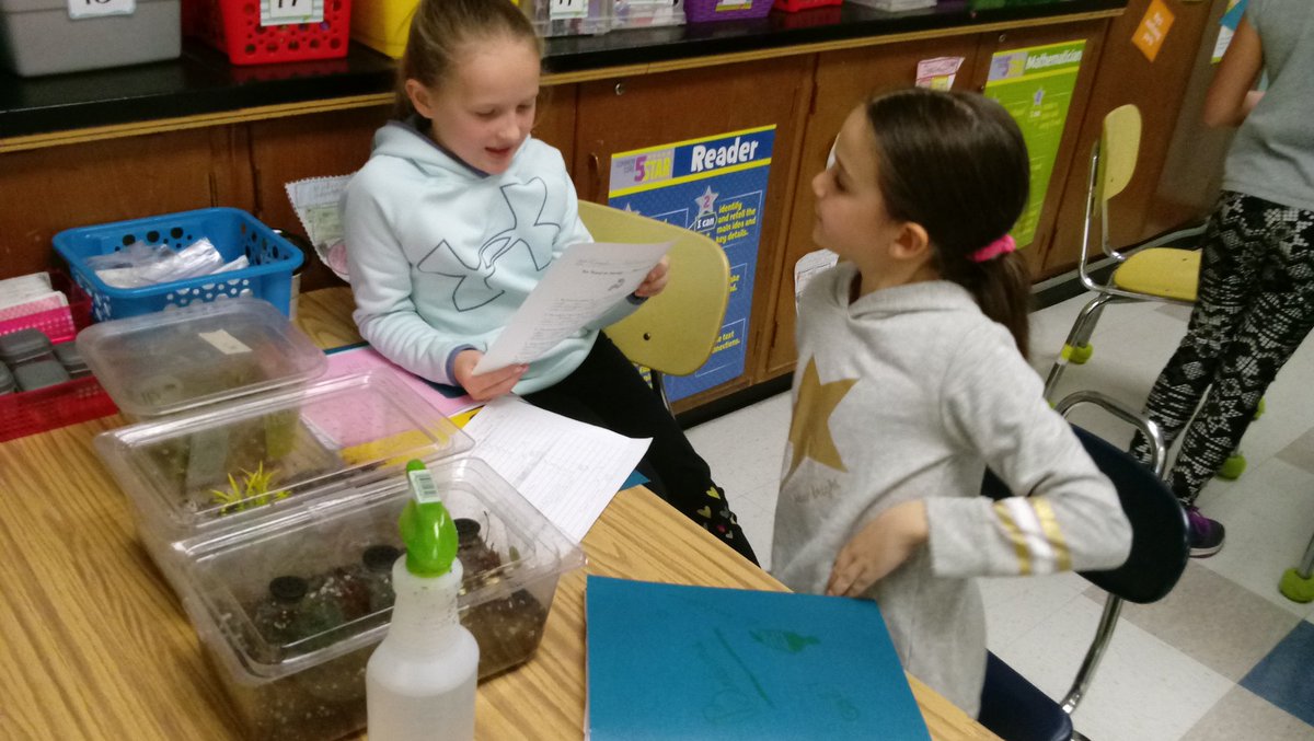 WrightstownGr4's tweet photo. Rehearsing for Student-Led Conferences - our time to shine and share our progress. https://t.co/auRYbrBC8y