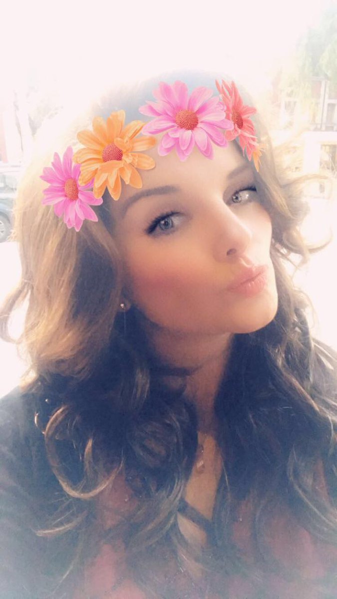 llano_diana's tweet photo. Un 😘 para @vampipe que le dio RT a mi tuit de la película #TJILY eres un amor !!! https://t.co/hLVB9Qf0mo