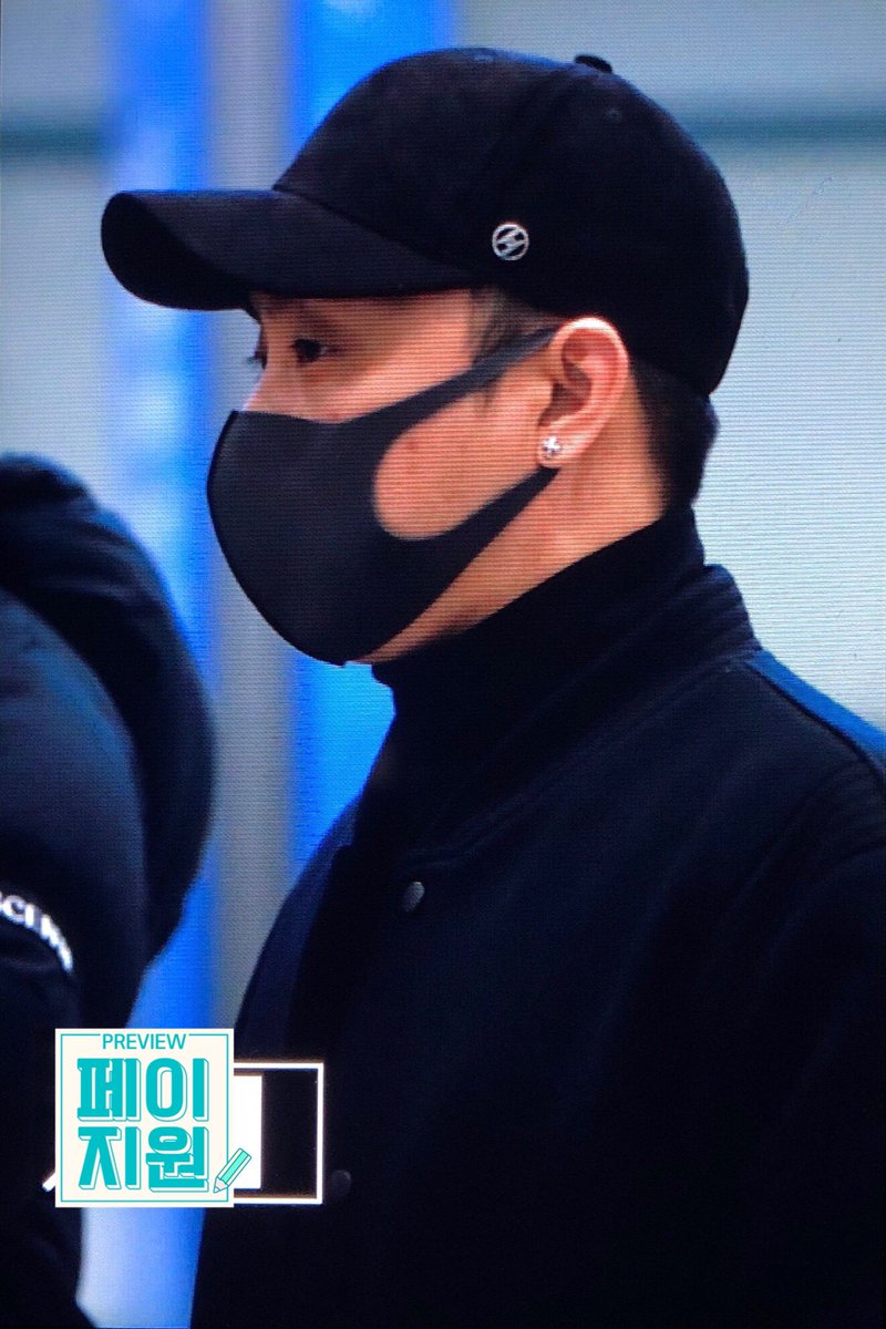 page___one's tweet photo. 181122 뭉쳐야뜬다2 입국 프리뷰
#은지원 #EUNJIWON https://t.co/l2fTIu4ypi