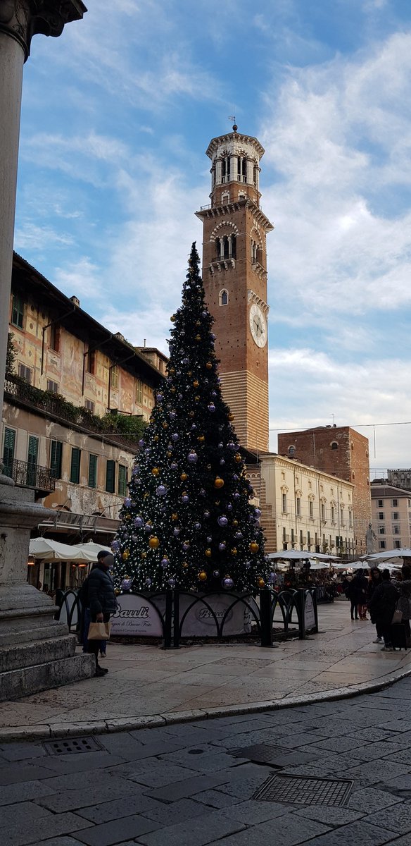 federicavik's tweet photo. Verona 🙂 https://t.co/bPeHb9R0Vn