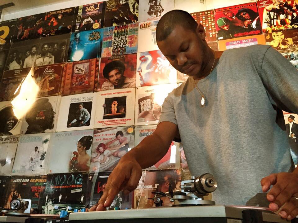 thefallslounge's tweet photo. How many records can you name on the wall???
.
.
Word is @DJBONDS will be holding down your pre Thanksging festivities with what he’s cooking up on the turntables tonight!!  
.
.
#dtla #prethanksgiving #party #nightlife #scorpioseason #dj #djlife #elementsdoc #djbonds https://t.co/Vr4csrvple
