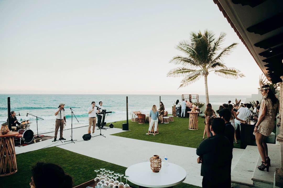 CasaBellamar's tweet photo. The recently remodeled front of the house was designed to host the most beautiful events under the stars. More info: https://t.co/BCPwf4AzRw
Planning @Palmsweddings
Photo #MySwellLifebyDaniela
#CasaBellamar #DestinationWedding #CaboEvents #WeddingWednesday #CaboWedding #wedding https://t.co/V1QkRNsr2E