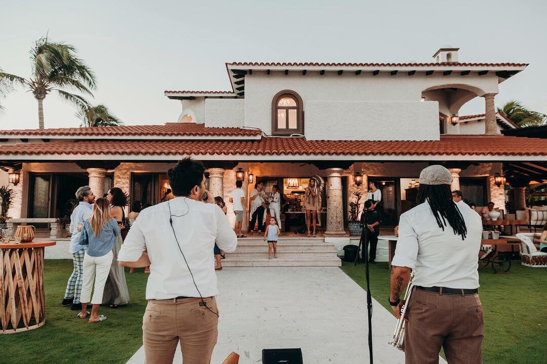 CasaBellamar's tweet photo. The recently remodeled front of the house was designed to host the most beautiful events under the stars. More info: https://t.co/BCPwf4AzRw
Planning @Palmsweddings
Photo #MySwellLifebyDaniela
#CasaBellamar #DestinationWedding #CaboEvents #WeddingWednesday #CaboWedding #wedding https://t.co/V1QkRNsr2E