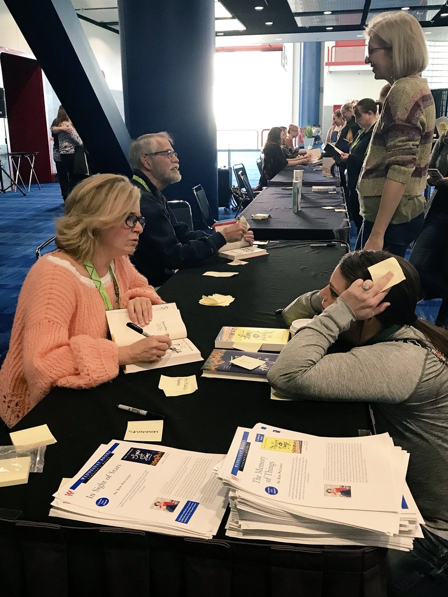 macmillanreads's tweet photo. ✨📚Thank you again to all of the fantastic #educators who attended @gaepol’s session and book signing at @ALANorg! #ALAN18📚✨
#ALAN2018 https://t.co/GcFDNrN5Lh
