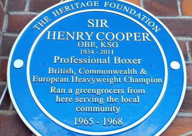 TopHeavyweights's tweet photo. Blue Plaque honouring champion boxer Sir Henry Cooper is first commemoration in Wembley for 40 years https://t.co/JyxiWfOZpq #Boxing #BoxingHistory #London #Wembley #TopHeavyweights @wembleystadium @ssearena @ClubWembley @WembleyPark #HenryCooper #AliCooper #HeavyweightBoxing https://t.co/BHwn9MDymr