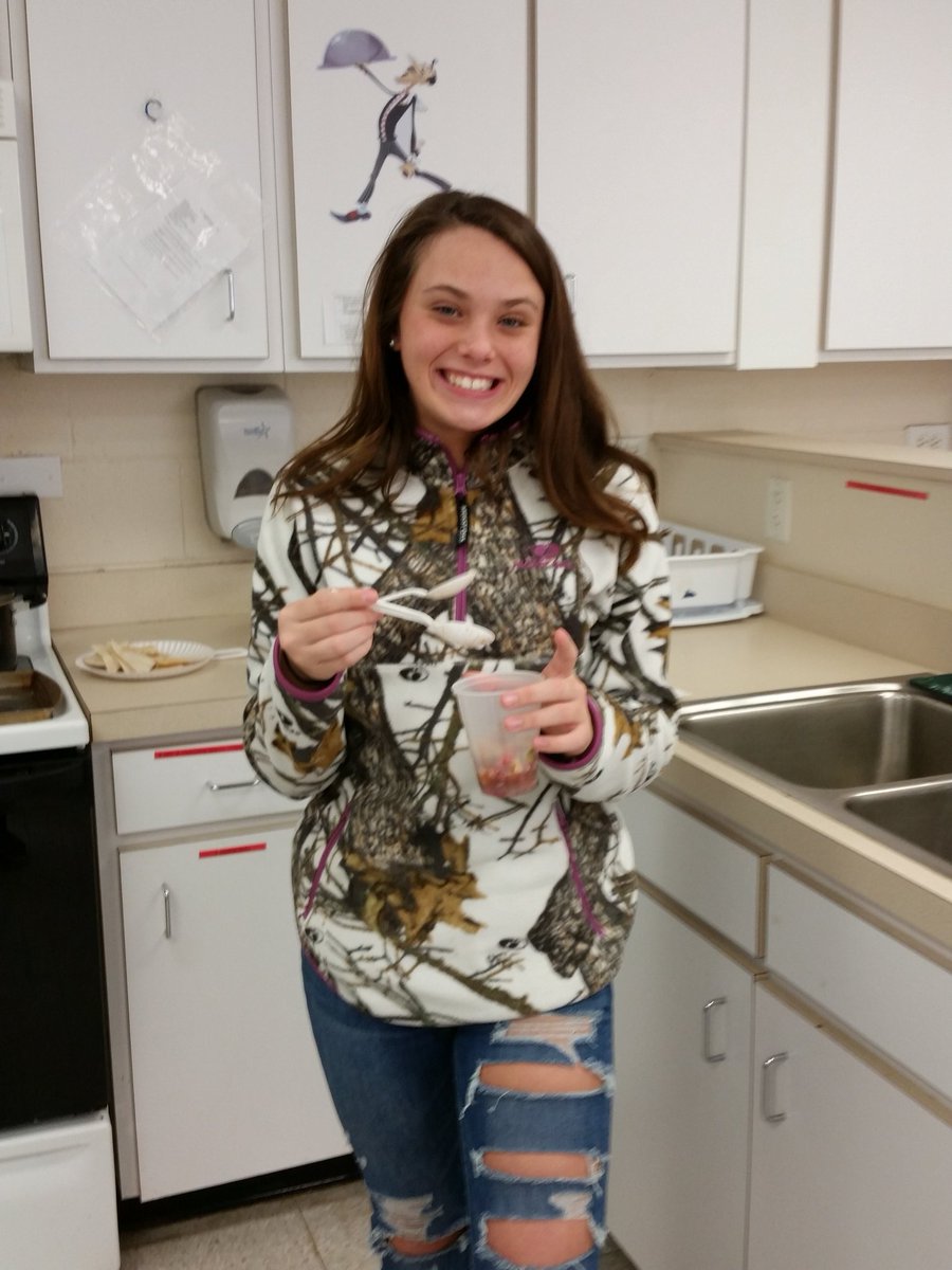cboyles07's tweet photo. Principles of Family &amp;Human Services class enjoying their hazard, nutrition,  &amp; safety lab. Fruit salsa &amp; cinnamon crisps #TwoTypesofPeople https://t.co/8azjFHXyHH