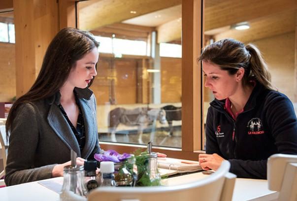 Gek van paarden en dieren? Kom 24 Nov naar de open dag van #HAShogeschool in Venlo en zie hoe je je bij Bedrijfskunde kunt specialiseren in deze richting