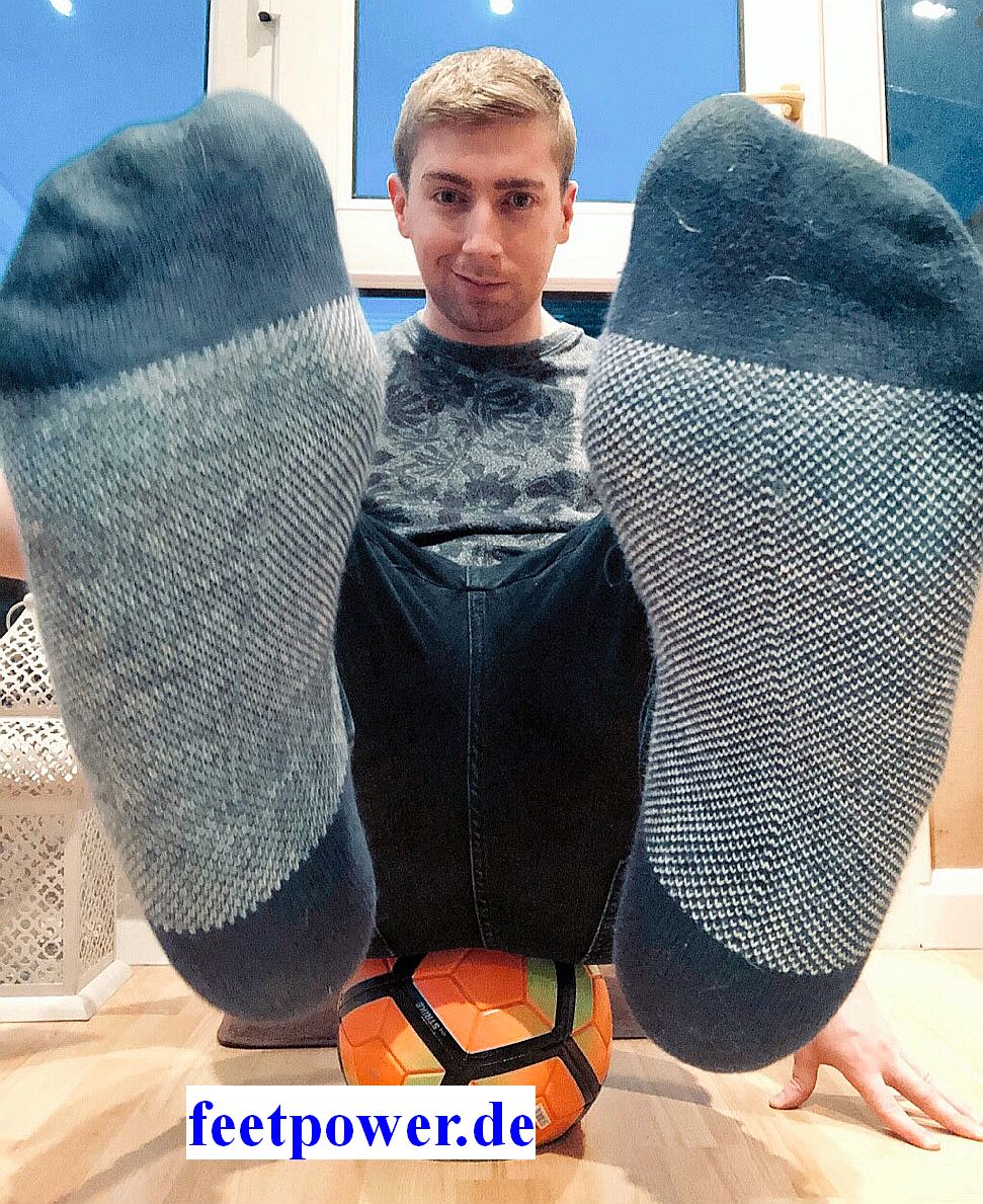 kingtim2012's tweet photo. Here are the votes  from german jury top #footking with best #malefeet hottest #findom  best #skypemaster best #footballer most trustfull is #scottishmaster  #masterpdiddy on #footkingspoll  vote on your own  https://t.co/75MhtkarTi https://t.co/BO8Ll3oUfH