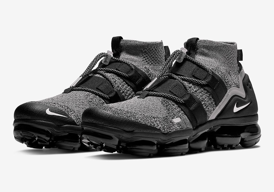 Sneaker News X The Nike Vapormax Utility gets a winter ready Oreo makeover https t qiBwkDxmoJ https t Iib17Of8Xu X