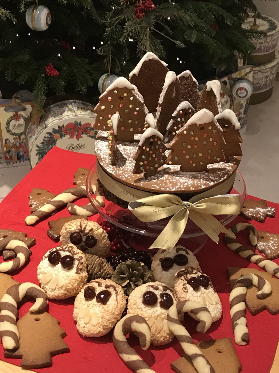 ticktaylor1's tweet photo. Play day at the School today, Lebkhuken Tree cake topper, fat Rascal Macaroons and Candy cane Biscuits , can’t believe I get paid to do this @Bettys https://t.co/LLNsJU7lOq