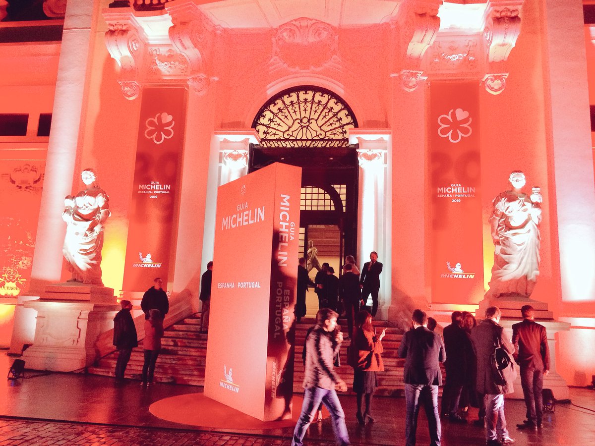 ferranimedio's tweet photo. La presentación de la #GuiaMichelin2019 en Lisboa es a lo grande. ¿Habrá alguna noticia grande de @GuiaMichelin_ES? En un ratito, a eso de las 21.30 horas lo sabremos. https://t.co/PTJAH6H6LR