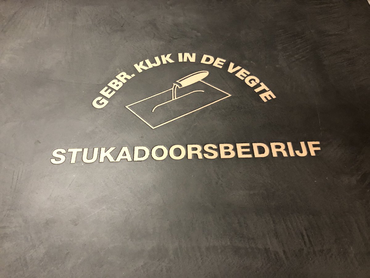 #bealint. #mortex #tafels #handmade #eiken voorzien van een #bedrijfslogo #maatwerk over 2 weken het eind resultaat