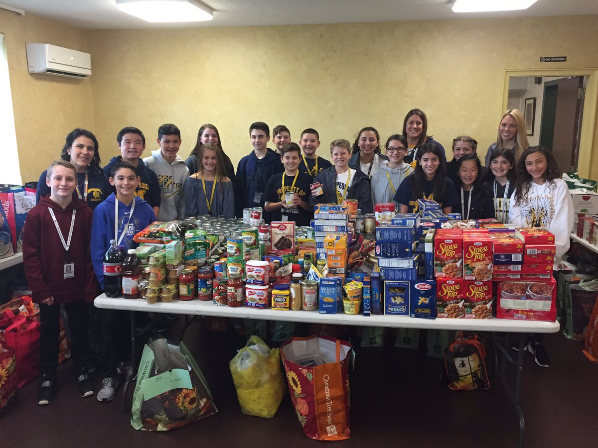 KMeoli44's tweet photo. Our Thanksgiving Food Drive delivery to St. Rose was a success! Thank you to all who donated! 🦃🦃 @BernerChiefs @MRollin32 https://t.co/F6Du1TFuEs