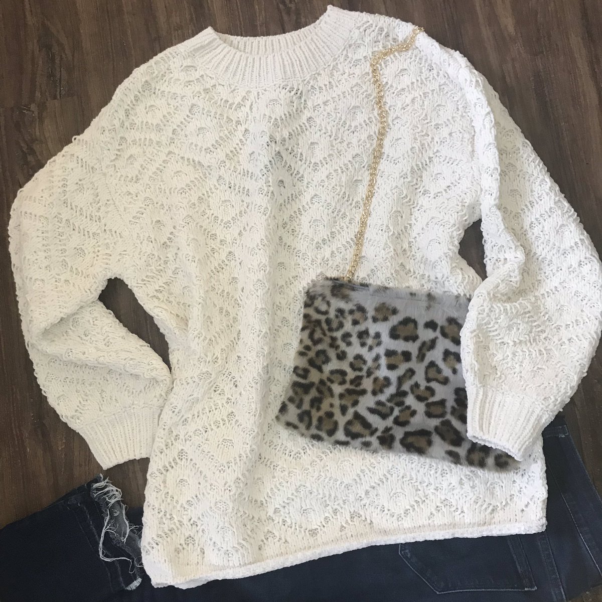 OBVIBoutique's tweet photo. Black Friday Sale starts now 😍 20% Off All Purchases!! #sale #blackfriday #shopsmall #onlineshopping #leopardprint #fauxfur #outfitinspo https://t.co/qsbKOUxuXj