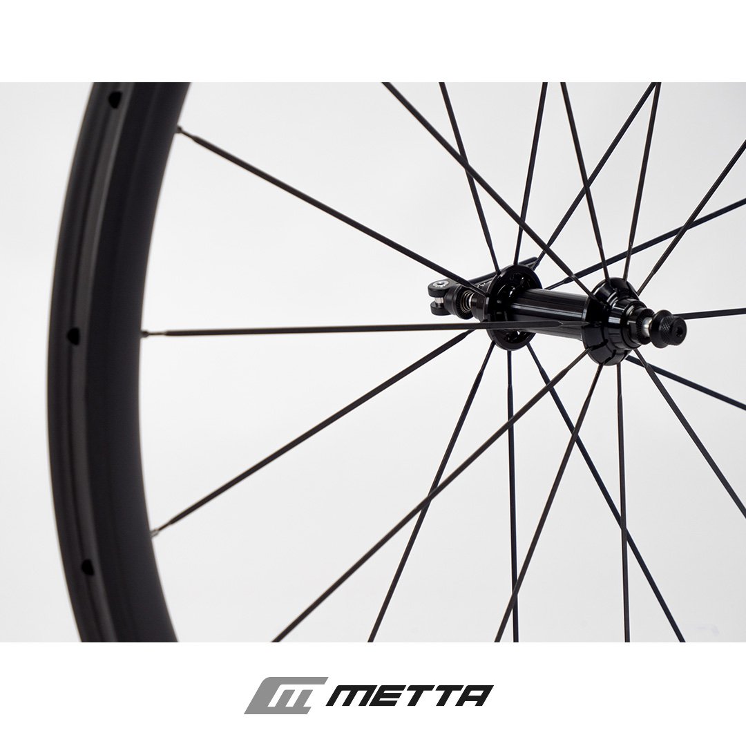 MettaBikes's tweet photo. ¡Nosotros también nos sumamos al #BlackFriday!

Aprovechamos para sacar en liquidación las últimas unidades de #RuedasMetta 2018. Aquí va la primera promo 👇👇

🔥 https://t.co/aNSZq5072i 🔥 https://t.co/fzI0Ie44aA