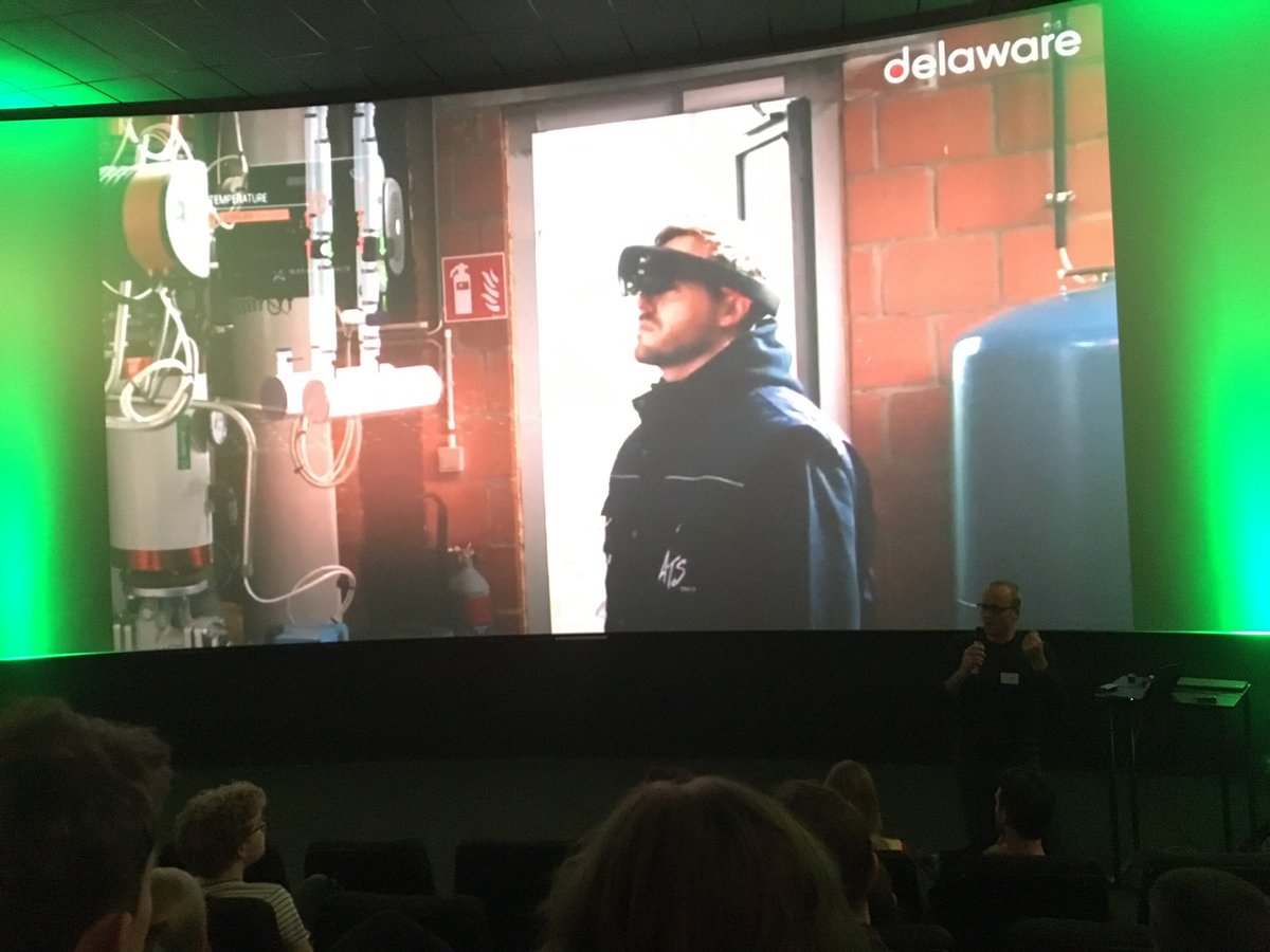 iMatts's tweet photo. Our very own @oysermanp of @delawareBeLux talking about AR/VR on the tweakers meetup. #peopleofdelaware https://t.co/pXTt236P4L