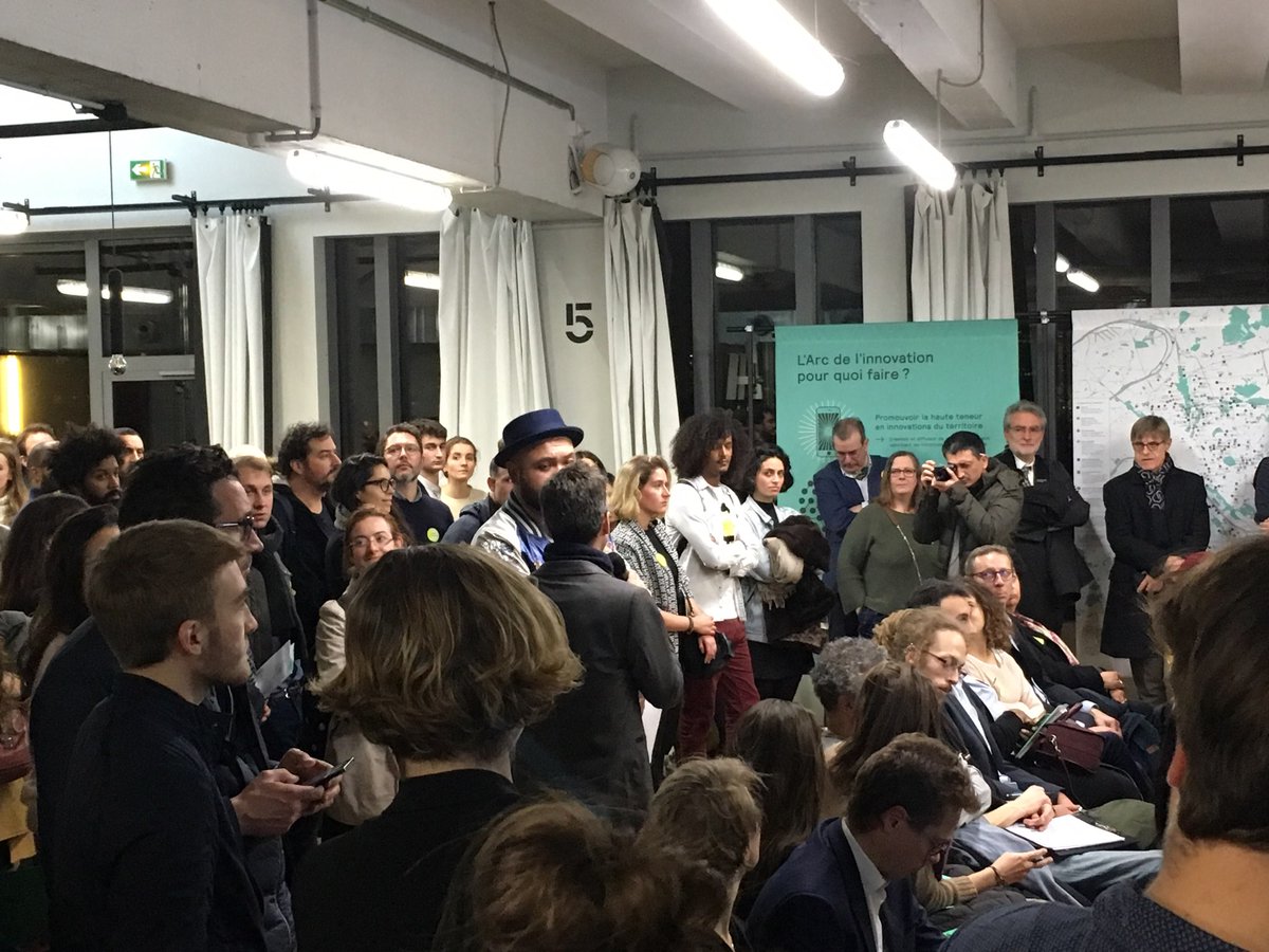 A_Dousselain's tweet photo. Beaucoup de questions dans le public pour #Arcinnov sur les sujets de metropolisation, de quarimtiers et publics prioritaires.
"L'@arc_innov une solution pour répondre aux besoins des personnes qui en ont le + besoin" https://t.co/msGF2KwQbe