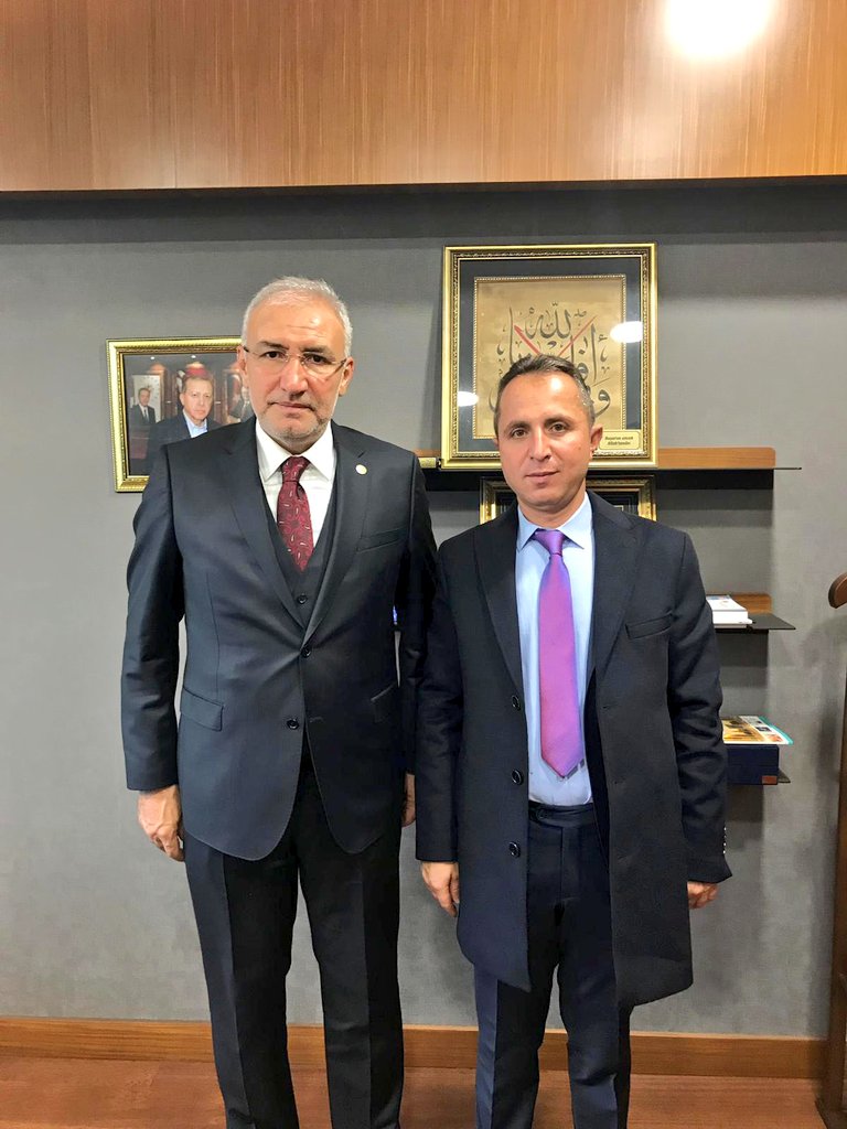 Hakan_Kahtali's tweet photo. Minibüsçüler ve Umumi Servisçiler Odası Başkanı Mesut İnce, Seyyar Pazarcılar Odası Başkanı Ümit Emre, Sebzeciler Odası Başkanı Yasin Yıldız ve kıymetli hemşehrilerimize yapmış oldukları nazik ziyaretten dolayı teşekkür ederim. https://t.co/chp1Io7Qgc