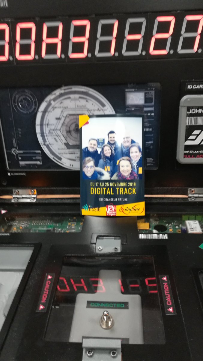 cseptans's tweet photo. Digital track équipe CCI dans le centre-ville d'Angers ce soir dans le cadre de la #ConnectedWeek2018. Bombe désarmée ! @CCI49 https://t.co/CqaJ5aJ9Ea