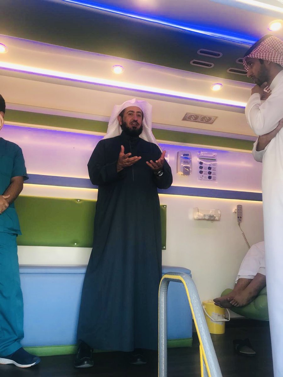 danmuedu's tweet photo. سعدنا اليوم بزيارة وكيل الجامعة أ.د.مسلم بن محمد الدوسري لحملة التبرع بالدم المقامه أمام السنة التحضيرية وسعدنا أكثر بكلماته الطيبه ودعمه المتواصل لنا . 
#جامعة_المجمعة
#مستشفى_المجمعة https://t.co/kpOFFC4Npx