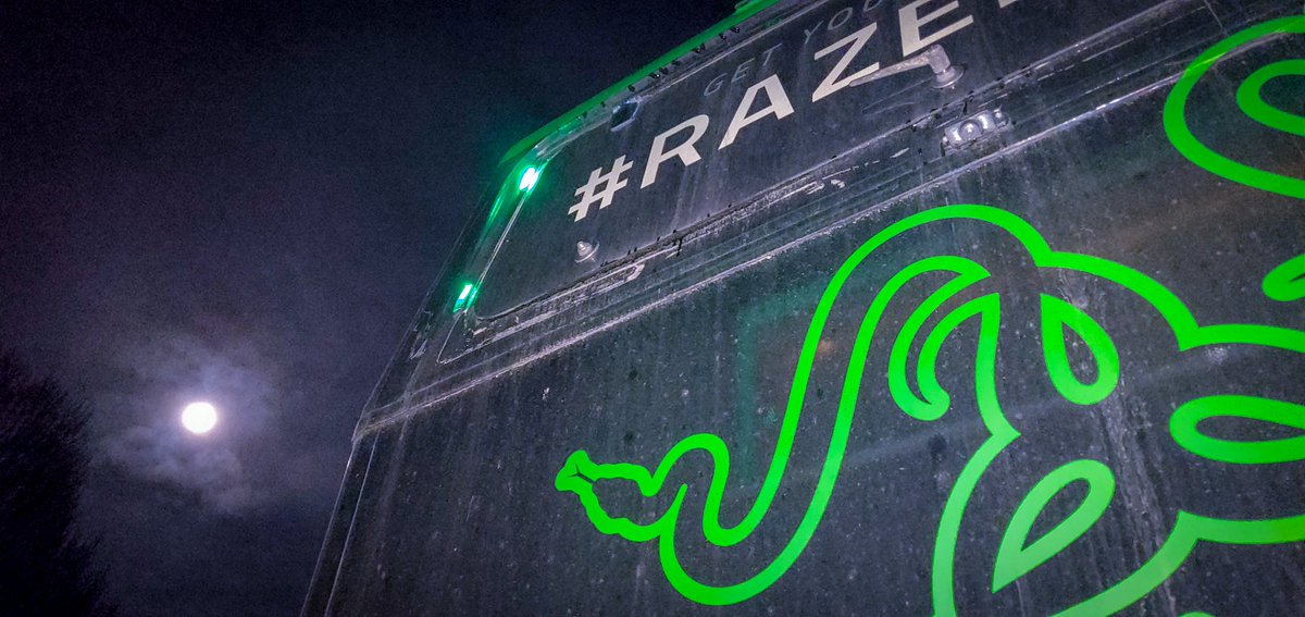 Brandon_Camera's tweet image. A night with the #Razerbus @Razer love this bus