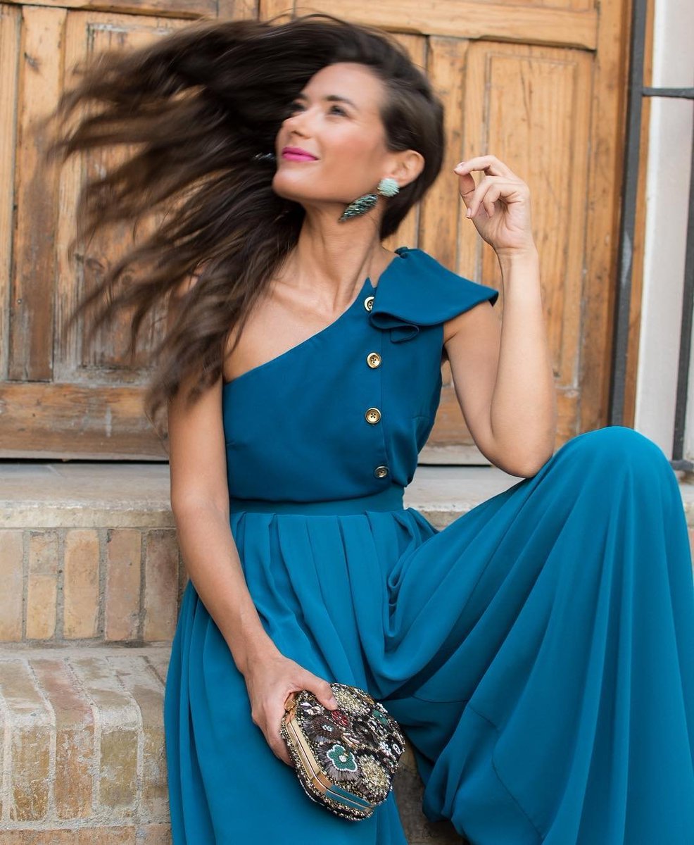 Espectacular <a href="/bearuma/">beatriz</a> con look de invitada #polnunez y complementos <a href="/mibuh/">silva</a> 📸 <a href="/rdariomilano/">Ruben Dario</a> de @4emestudio