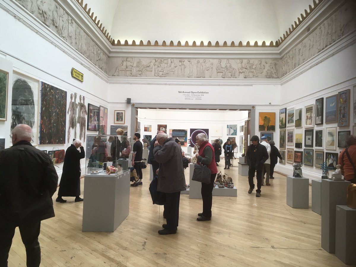 Nathalie_VAG's tweet photo. Very busy in the galleries today! Last week to catch the RWA Annual Open #RWA166 https://t.co/cS92TJNBZC